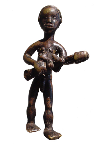 Figure 008039 Ldamie brass caster brass casting Dan 
				Gio people / Liberia; male figure holding rifle private collection